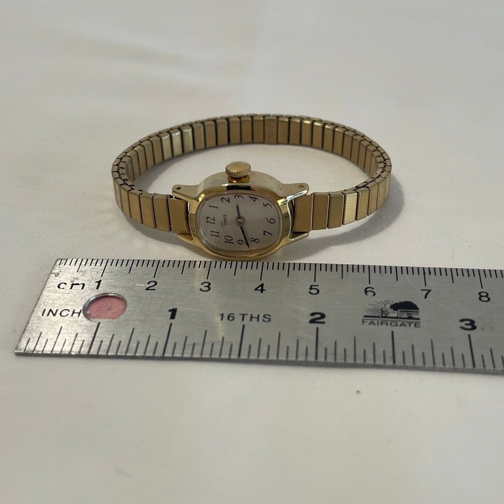 Timex Womens Vintage Gold Tone Oval Watch Arabic Numeral Dial Expansion Band - Picture 2 of 4